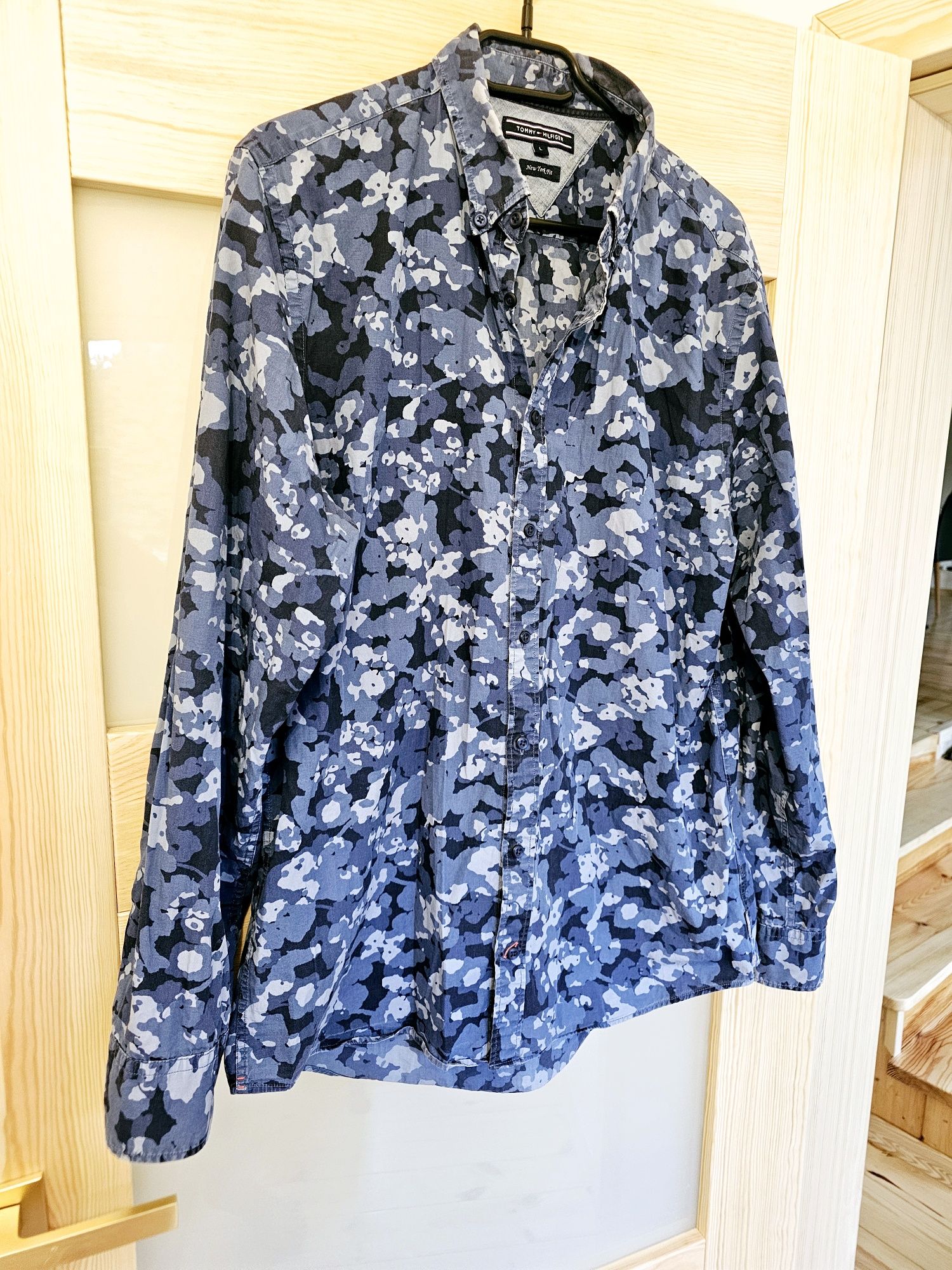 Wzorzysta koszula Tommy Hilfiger L 40 koszula L