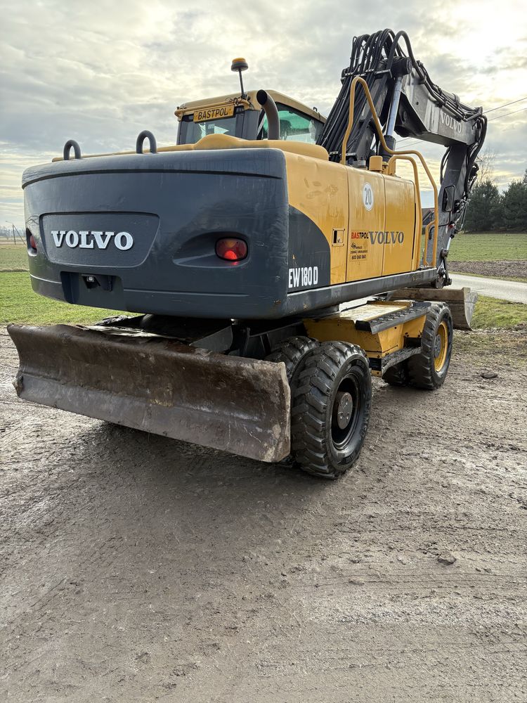 Koparka kolowa volvo