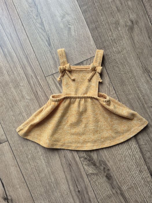 Matalan sukienka ogrodniczka na szelkach spódniczka musztardowa 50