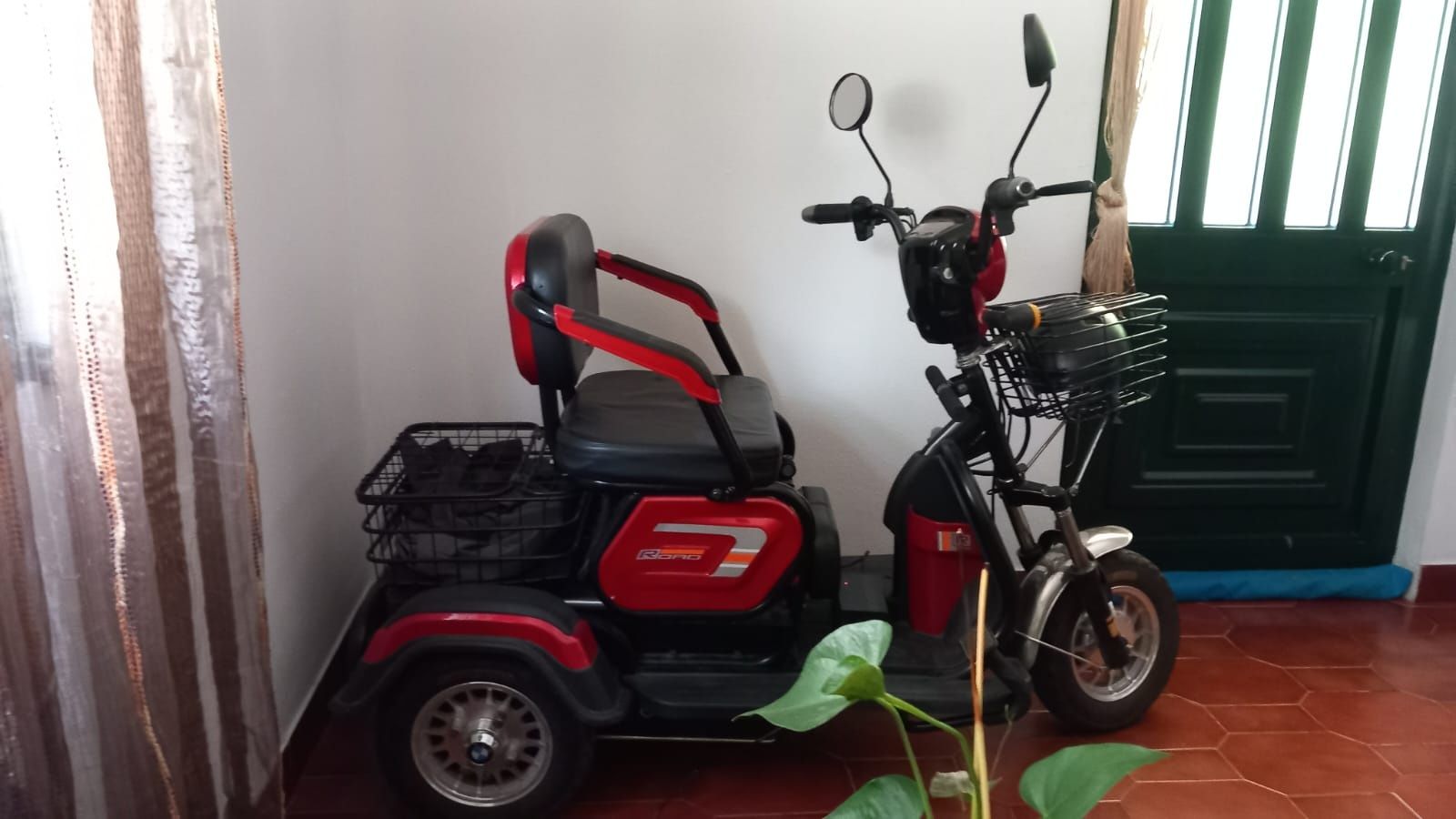 Mota elétrica vermelha