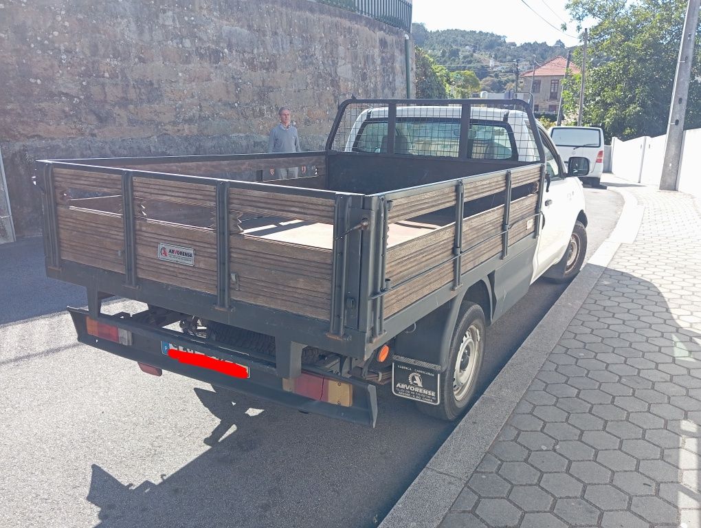 Toyota Hilux  3 lugares 2.5 d4d ano 2006
