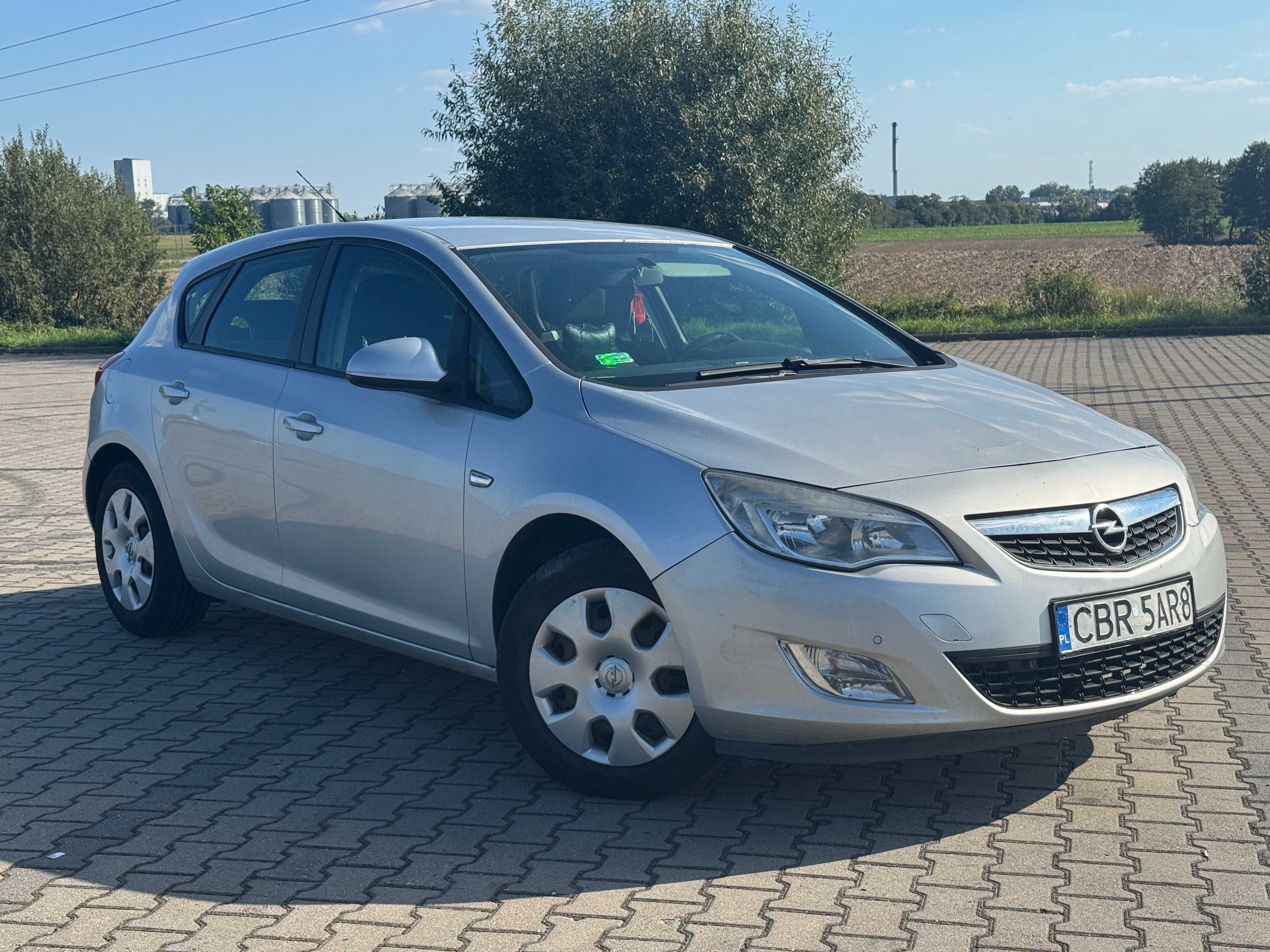 Opel Astra J 1.7 CDTI 110 KM | 2010 | Hatchback