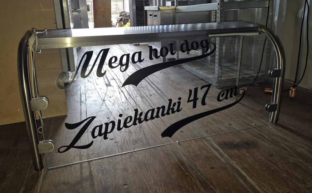 Witryna nastawna na lade podświetlana