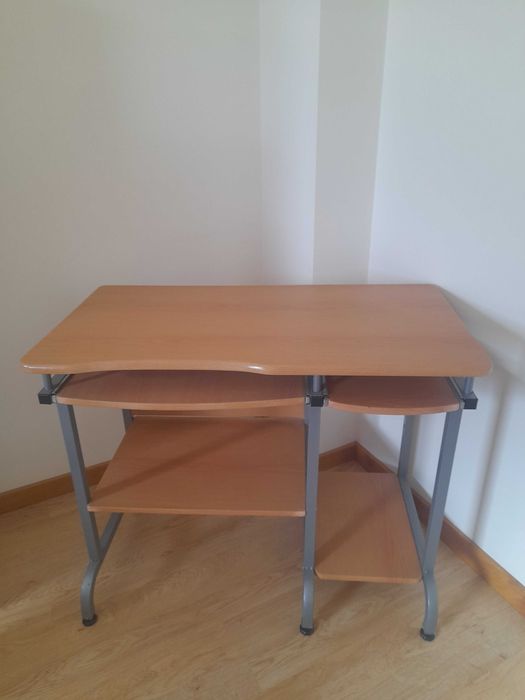 Escrivaninha/mesa para pc