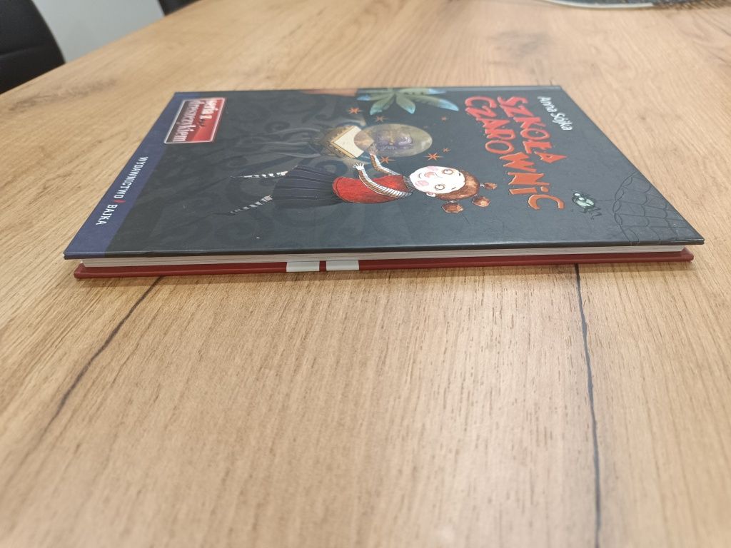 Książka Szkoła Czarownic Anna Sójka
