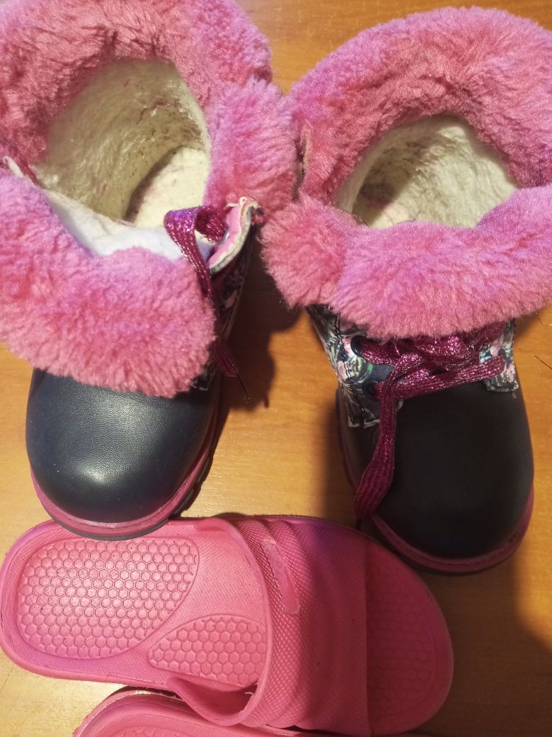 Buty zimowe i klapki r.29 dla dziewczynki