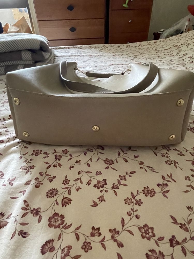 Mala com bolsa interior incluida