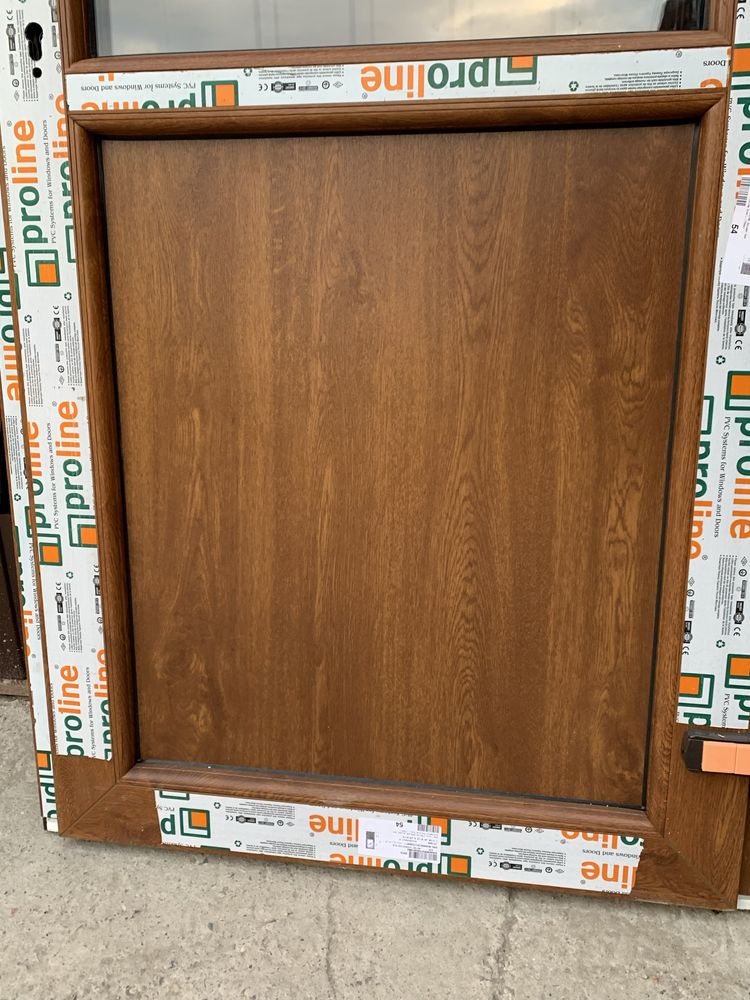 Drzwi PCV 110x210 złoty dąb