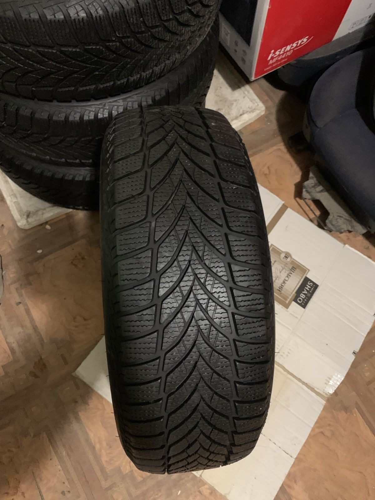 Шини GoodYear UltraGrip Ice 2, 195/60 R15. Резина.