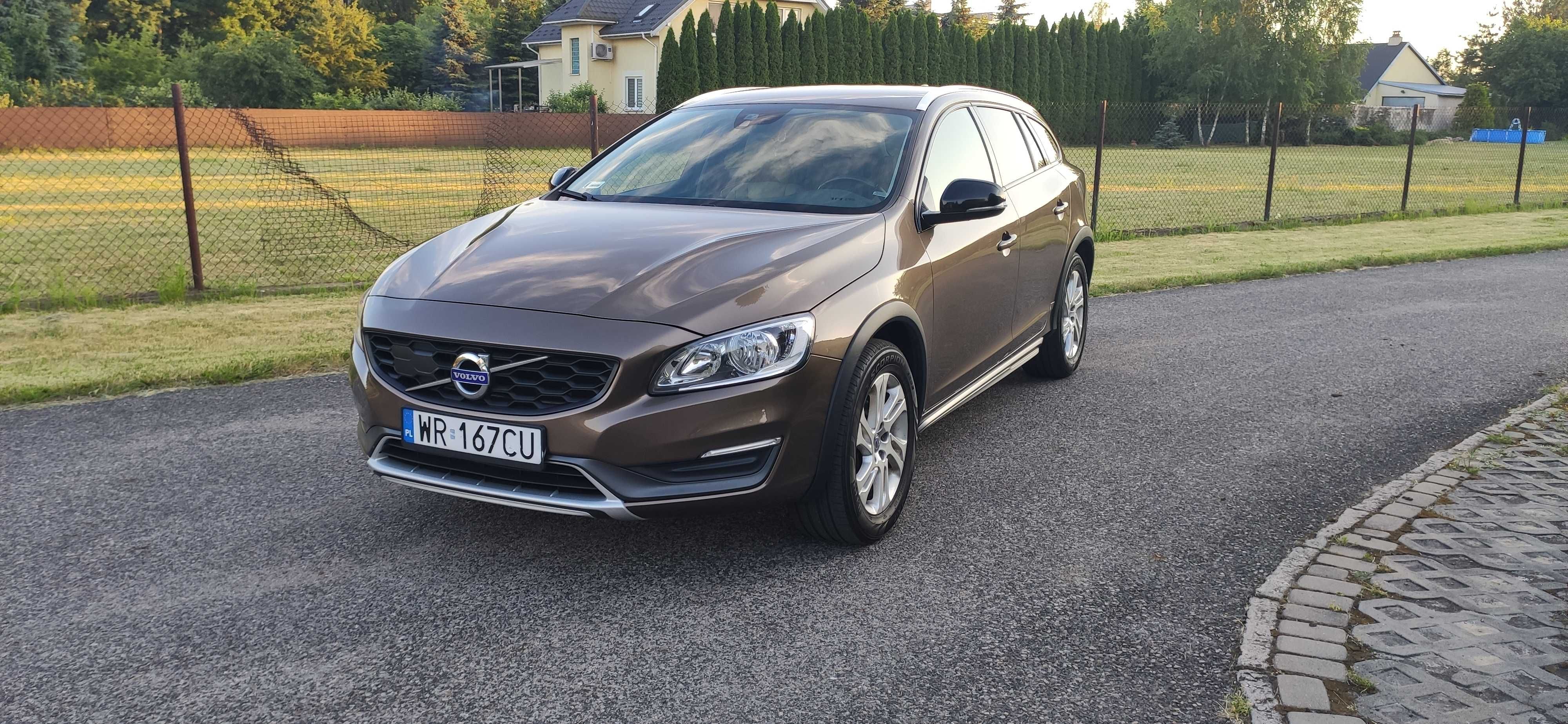 VOLVO V60 CC - Cross Country D3