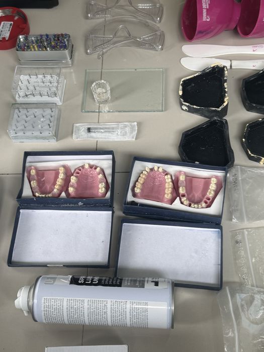 Instrumentos e Materiais de Medicina Dentária