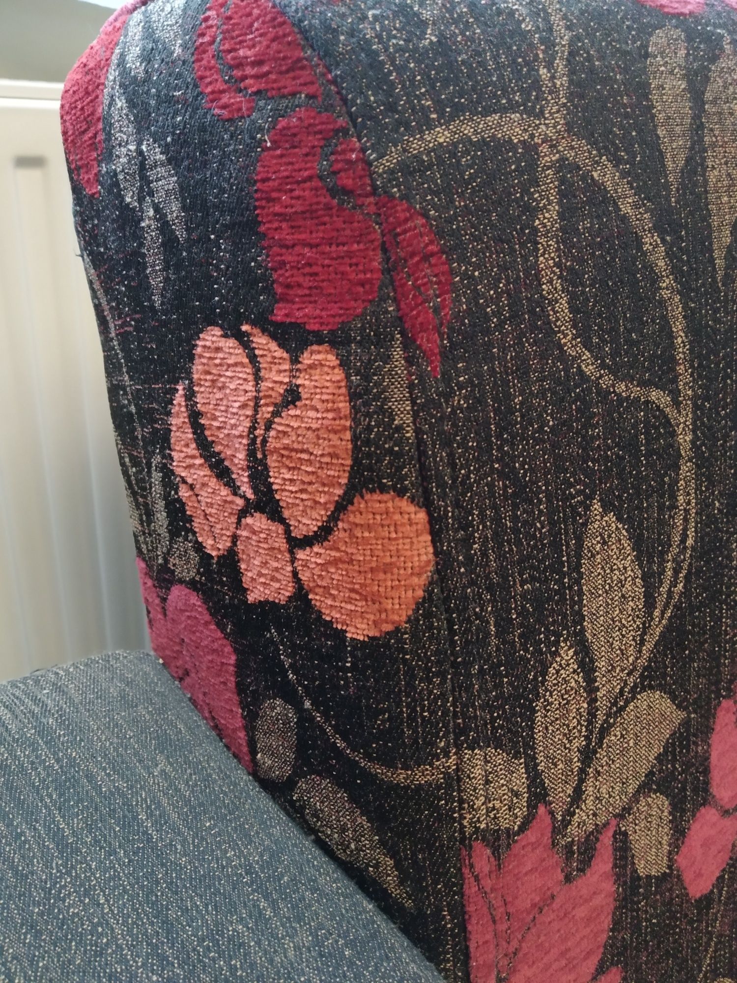 TANIO duży fotel, wzór w kwiaty, Black Red White.