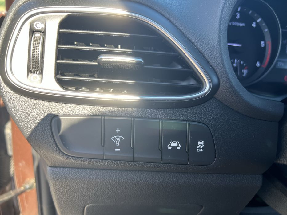 Hyundai i30 1.6 CRDI Intro