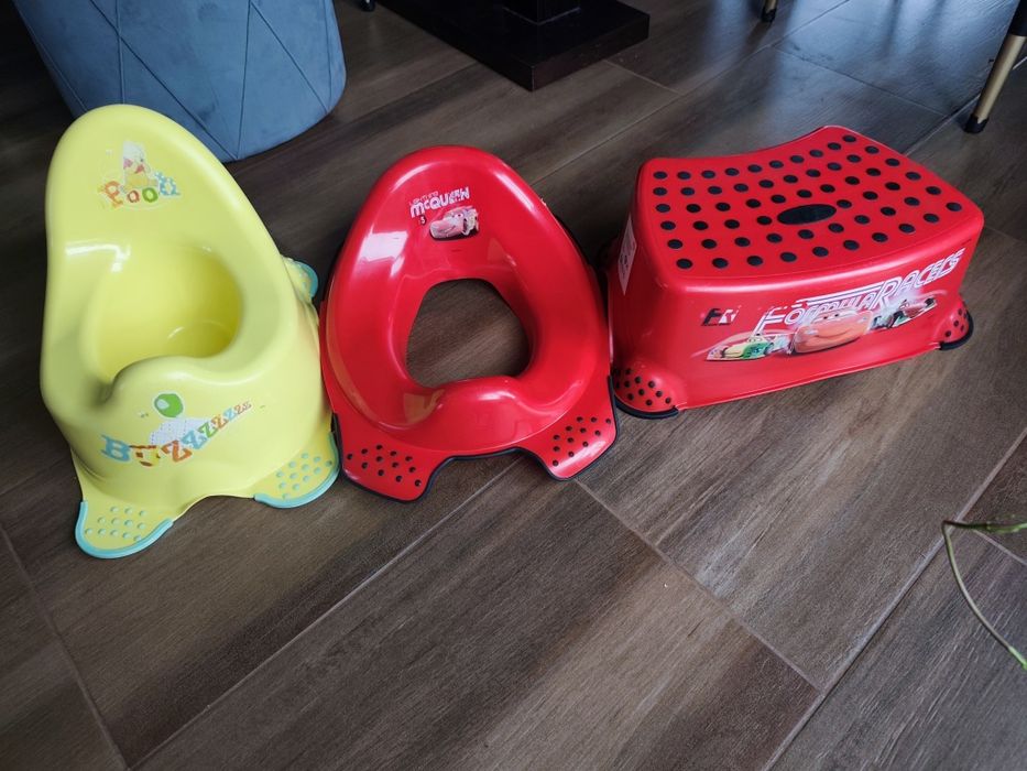 Zestaw nocnik, nakładka na sedes i podnóżek dla dzieci