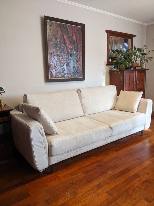 Kanapa z funkcją spania. Materiał plamoodporny.