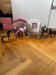 Schleich stajnia plus 5 koni