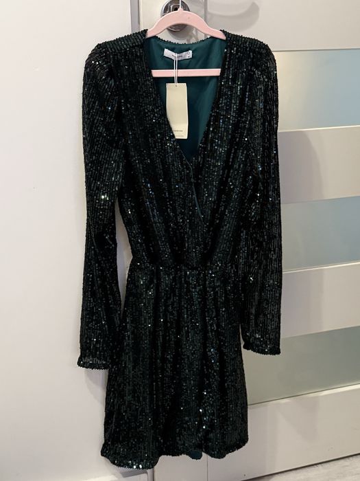 Zielona sukienka w cekiny rozmiar M Reserved