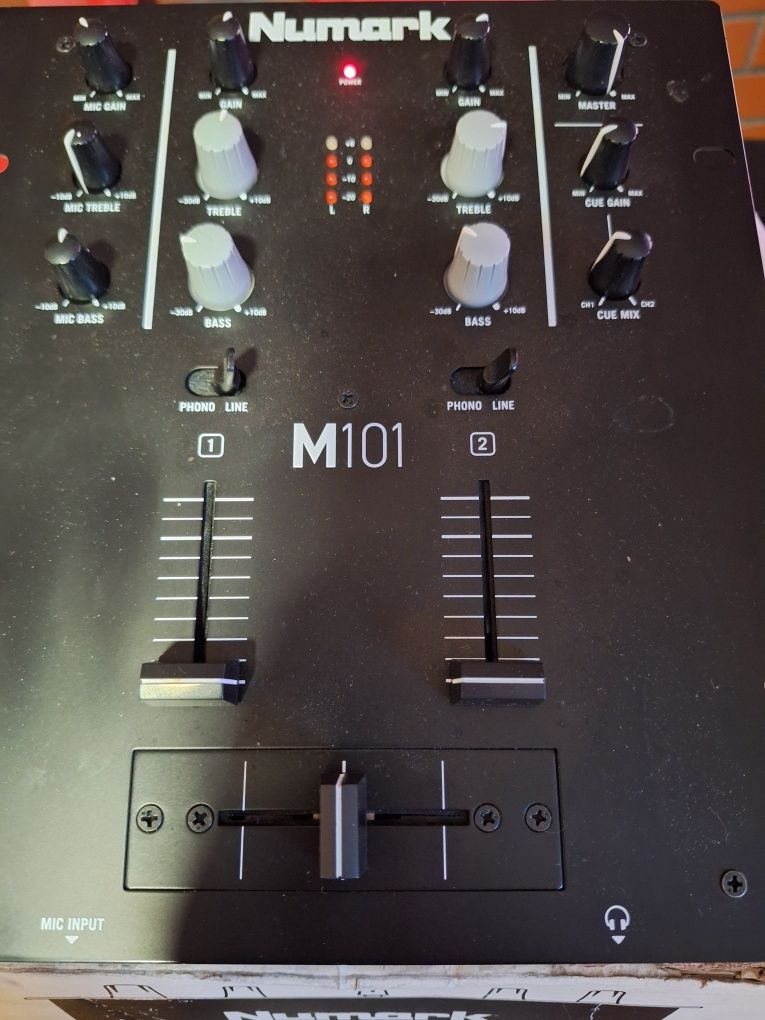 Mixer dj numark m101
