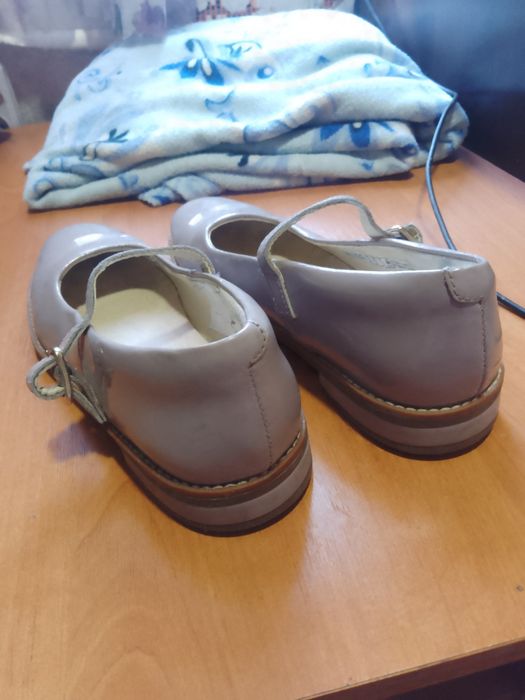 Туфельки лаковые на девочку