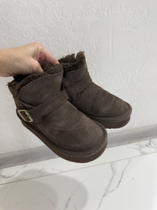 Продам дитячі уггі Next