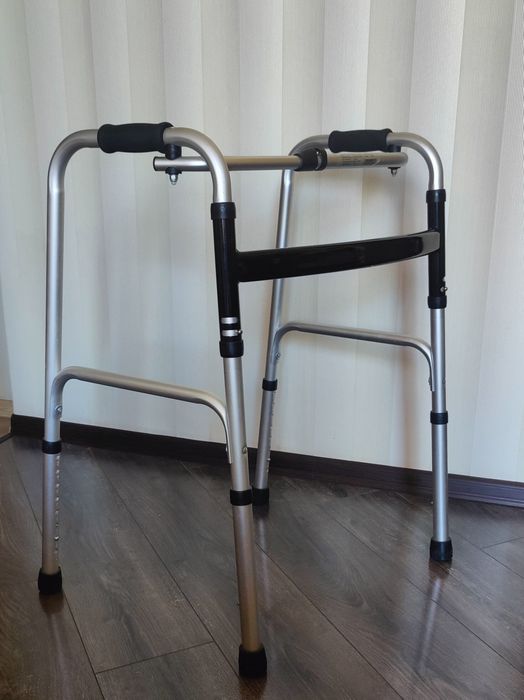 Ходунки для дорослих