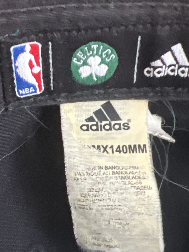 Sprzedam czapkę z daszkiem firmy Adidas Boston Celtics tzw. One Size.