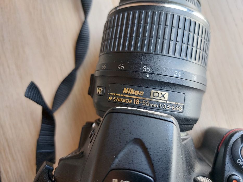 Nikon 5300 avariada. Objectiva como nova, bateria carregador, bolsa
