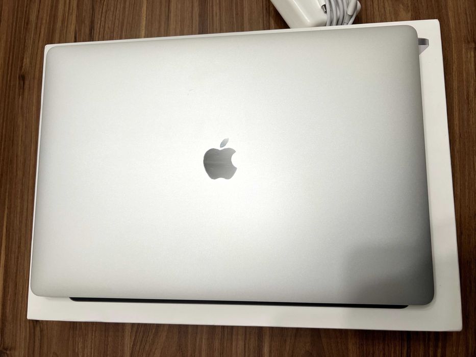 MacBook Pro (16'', 2019) / Intel i7 / 16Gb RAM / 512Gb SSD / A2141