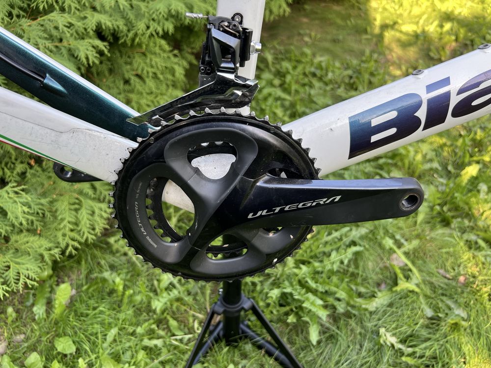 Uszkodzony Frameset Bianchi Aria z grupa Ultegra kolarka szosa