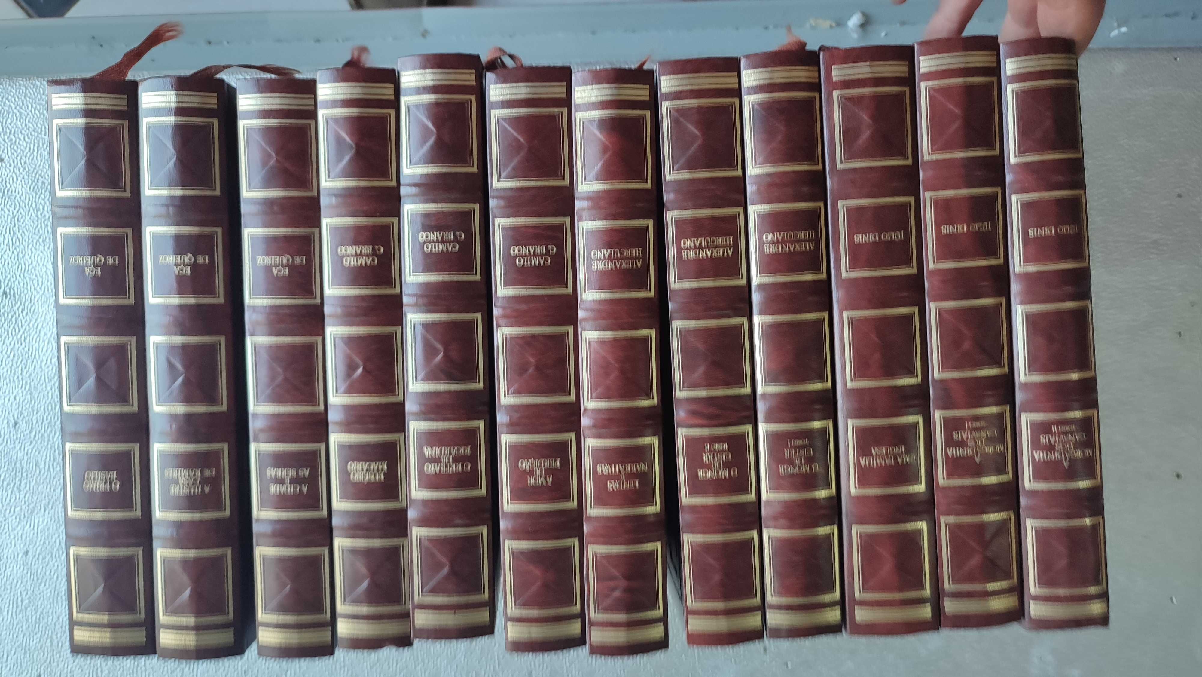 Lote 12 volumes Clássicos Portugueses - Edição em capa dura