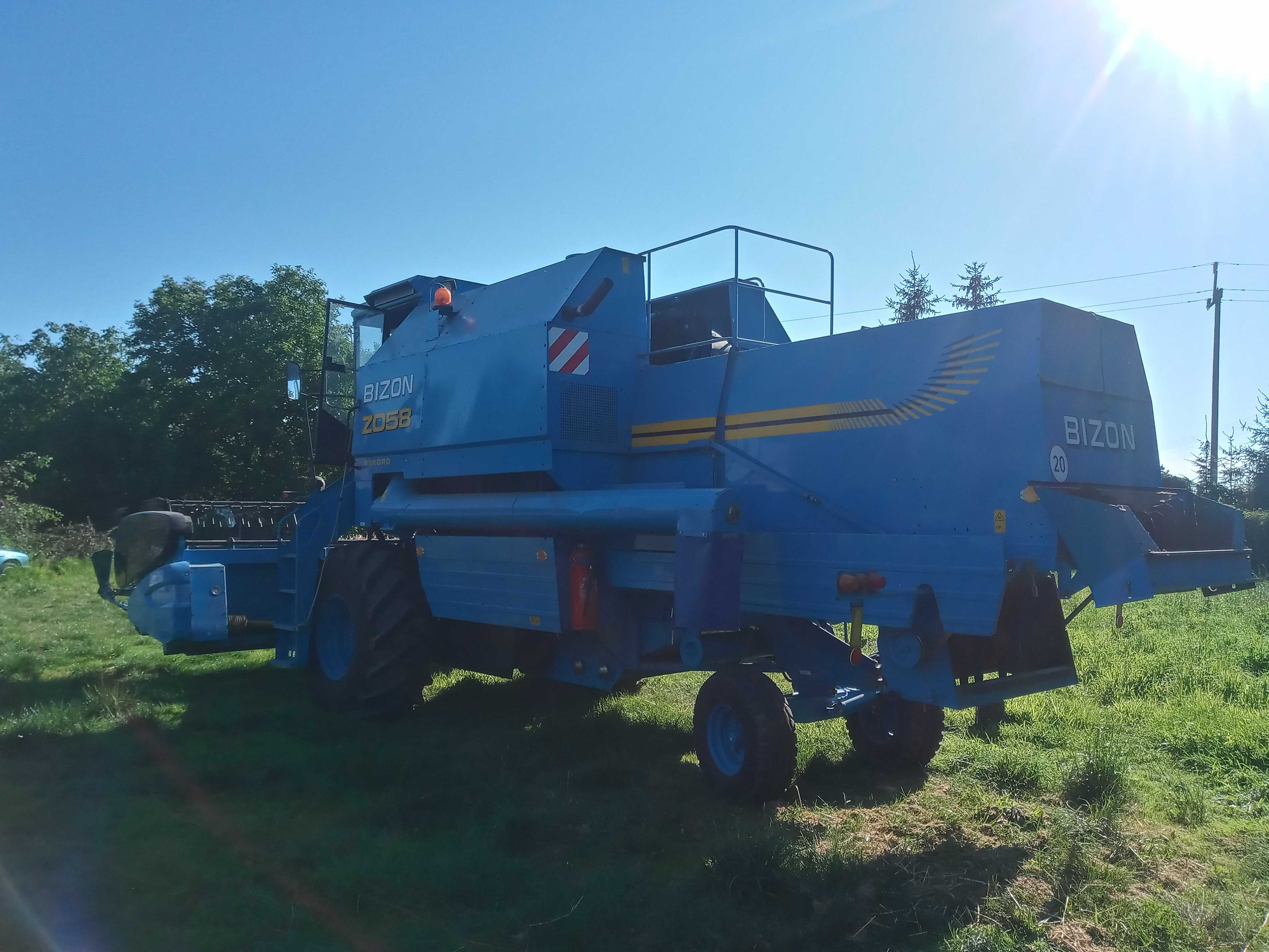 Kombajn zbożowy Bizon Rekord Z058 NEW HOLLAND