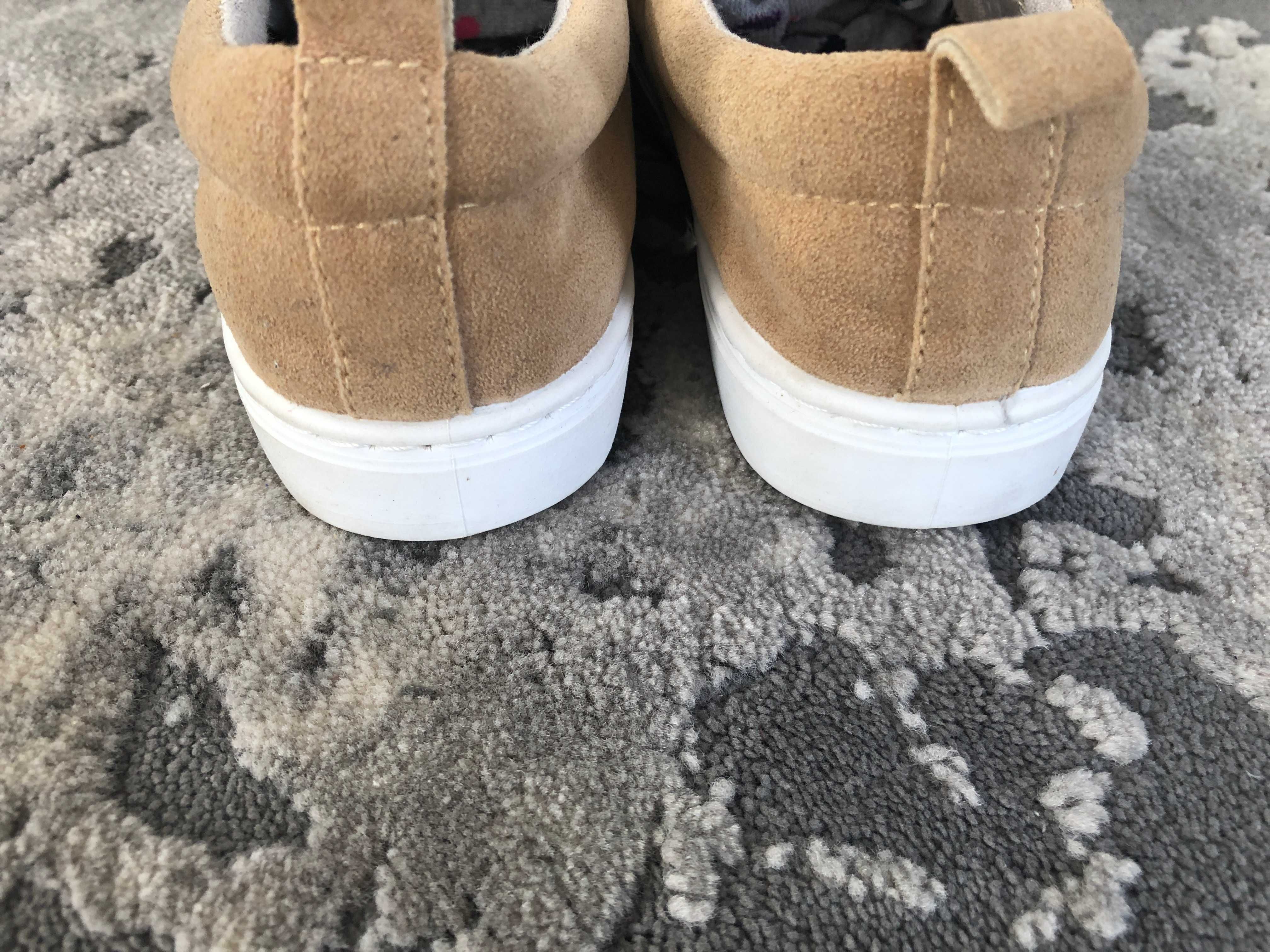buty chłopięce beżowe wiosenno letnie r 33