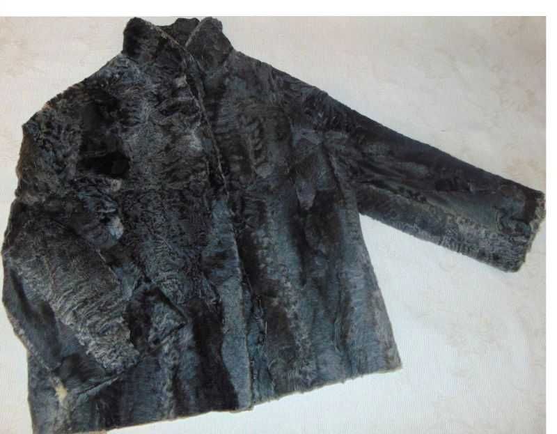 piękna kurtka z naturalnych karakuł stan jak na prezent rozmiar M/L/XL