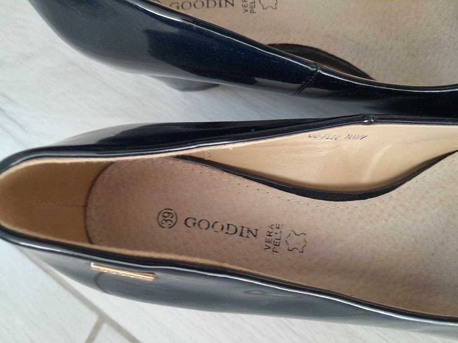 Buty czółenka Goodin rozmiar 39 nowe