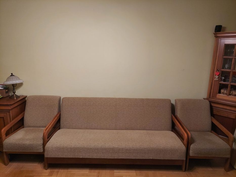 Komplet wypoczynkowy drewniany: wersalka i 2 fotele