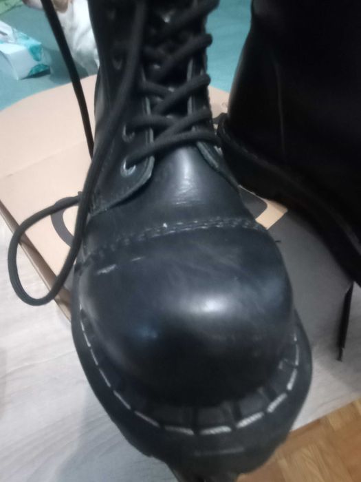 Glany Steel 10 dziurek, rozmiar 42 (106 B-42)