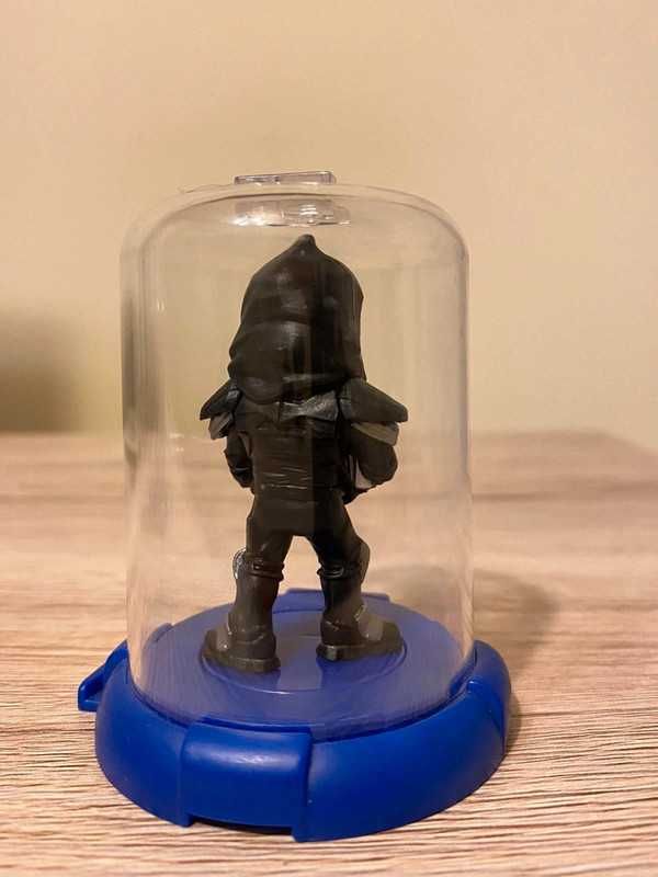 Figurka Fortnite 2 Domez Enforcer kolekcjonerska w gablotce