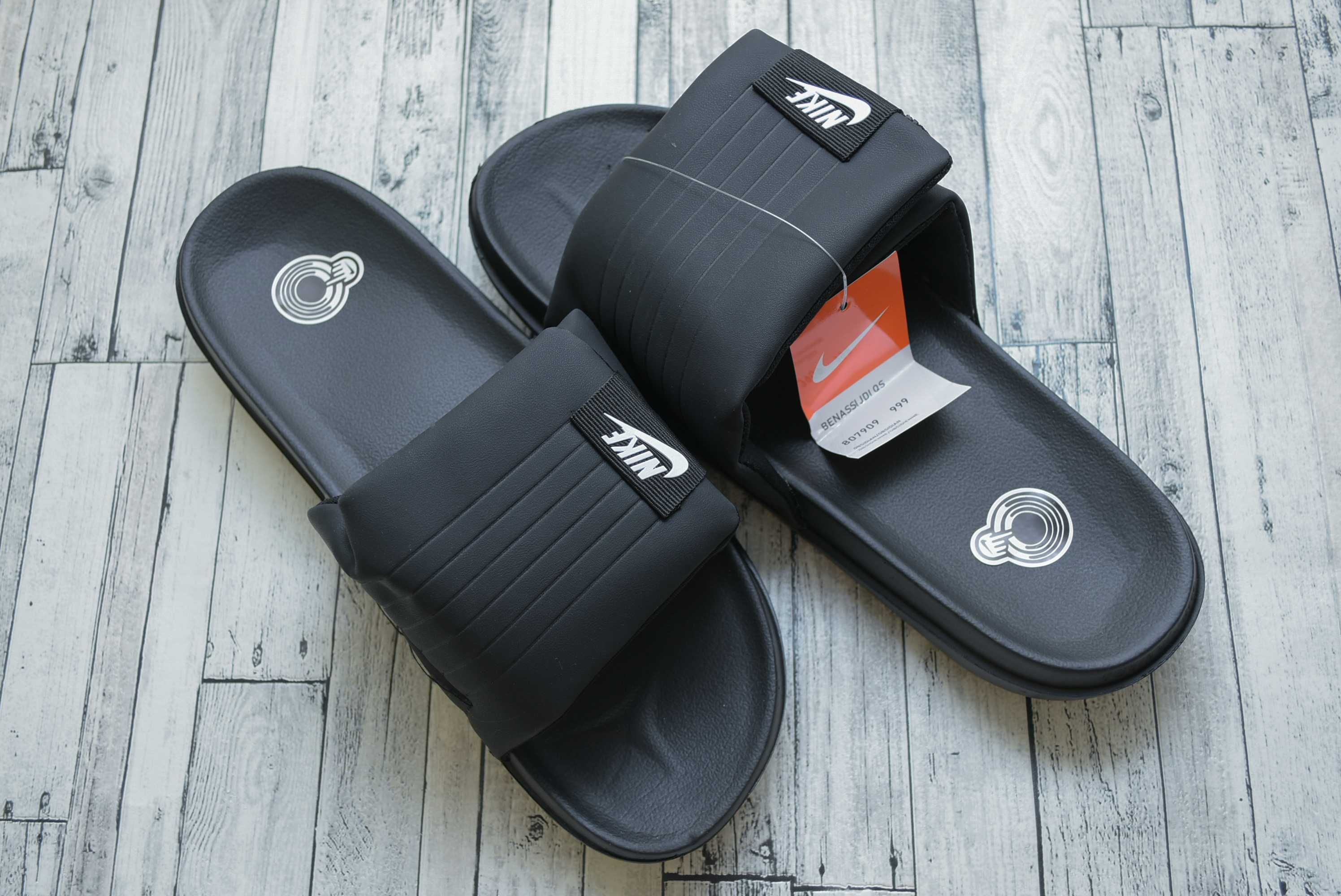 Чоловічі шльопанці шлепанцы тапочки Nike Benassi OFFCOURT Adjust