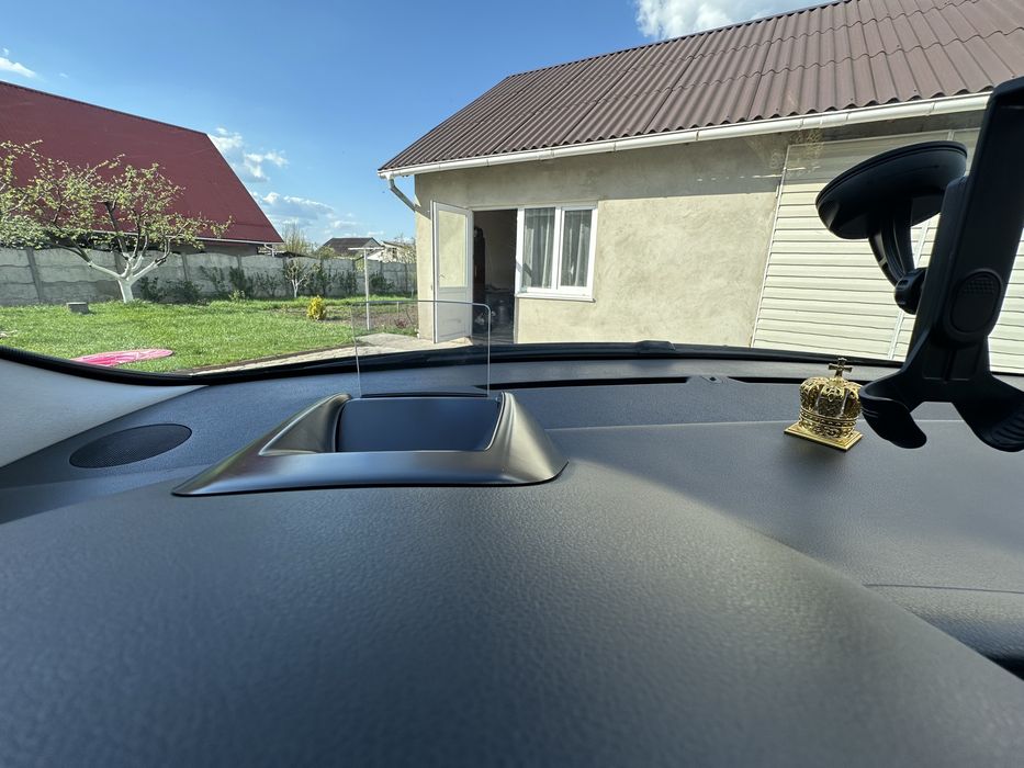 Продам  сімейне авто