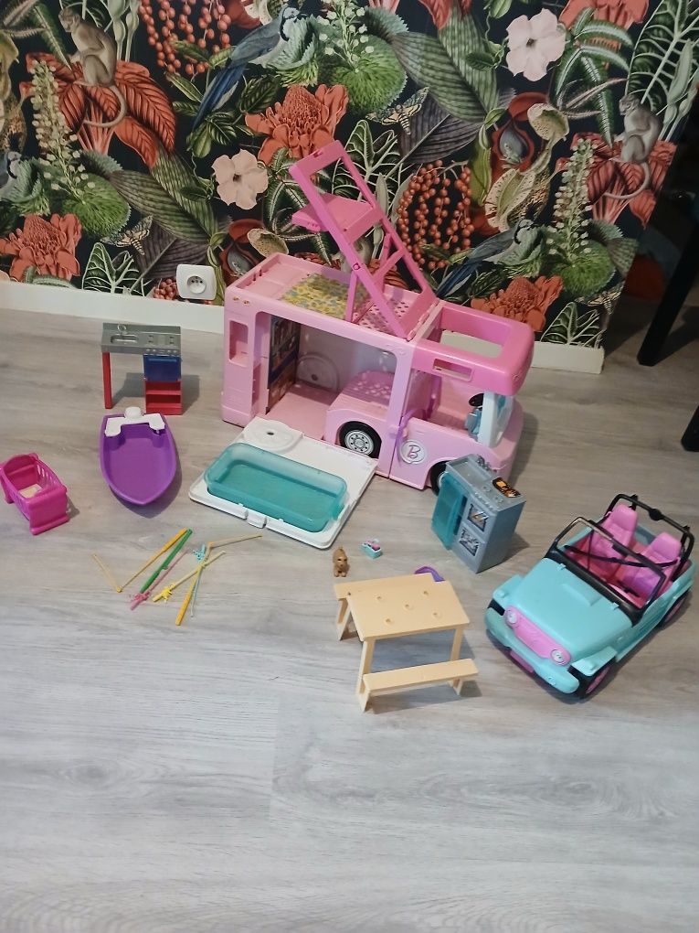 Camper Barbie plus samochód terenowy