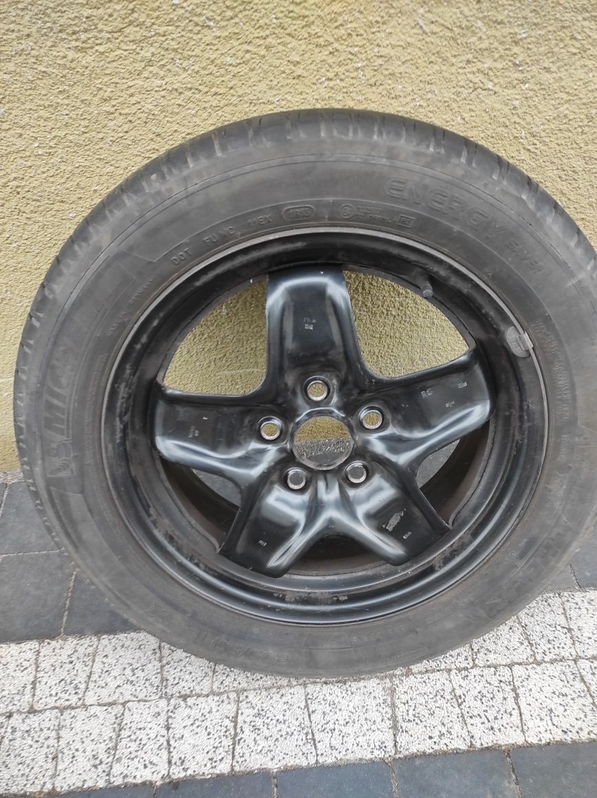 Felgi stalowe strukturalne 16 ' VW golf Skoda passat orginalne kolpaki