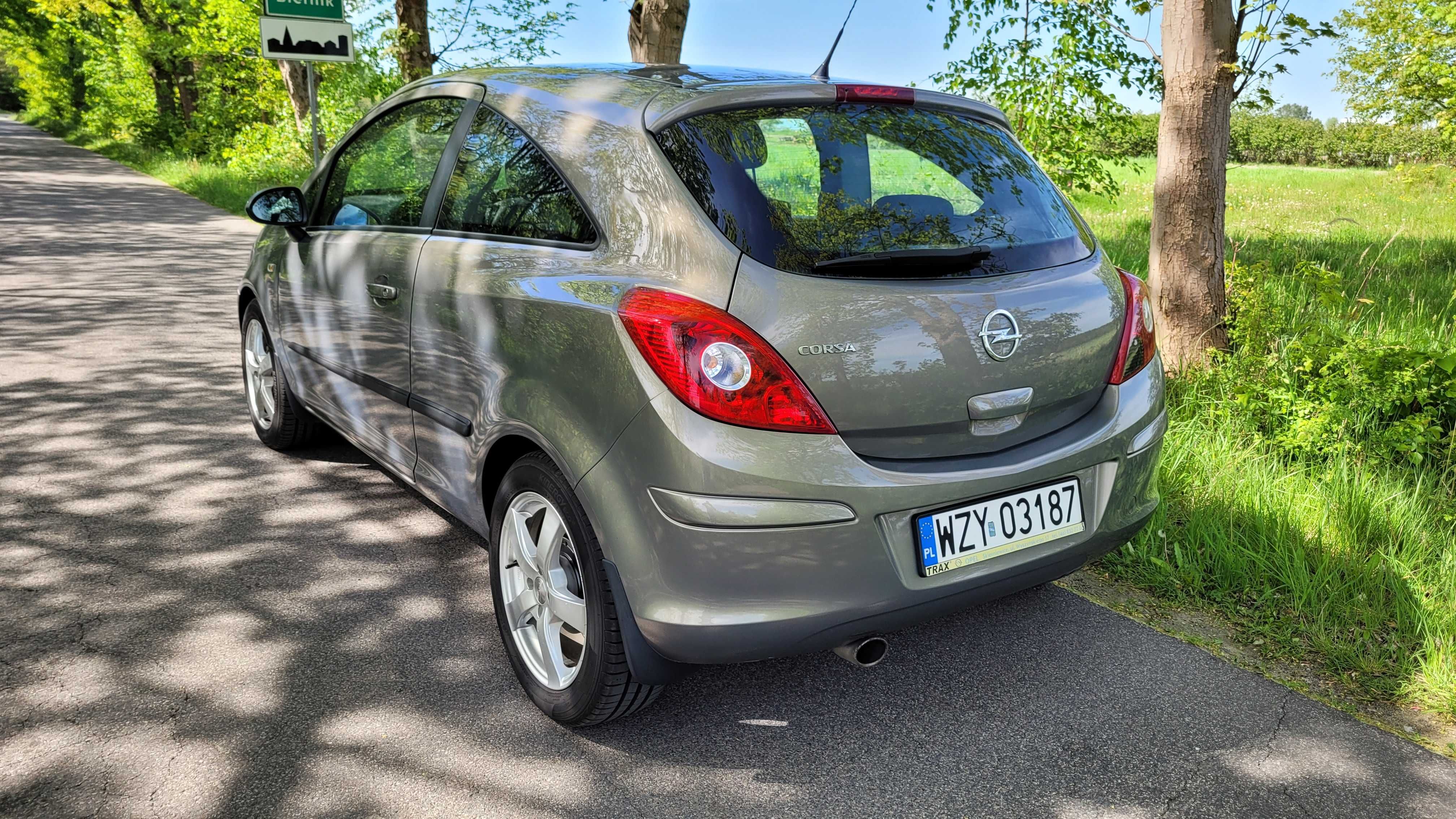 Opel Corsa D Cosmo 1.2 86km