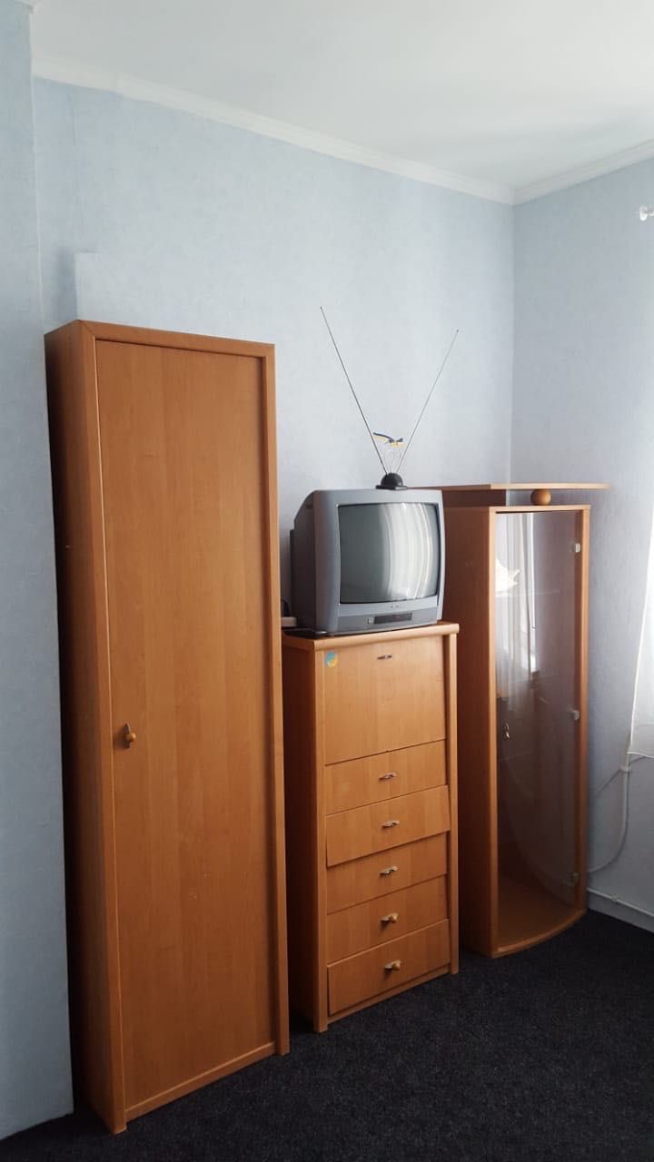 Недорого на Перемоги, поряд залізничний