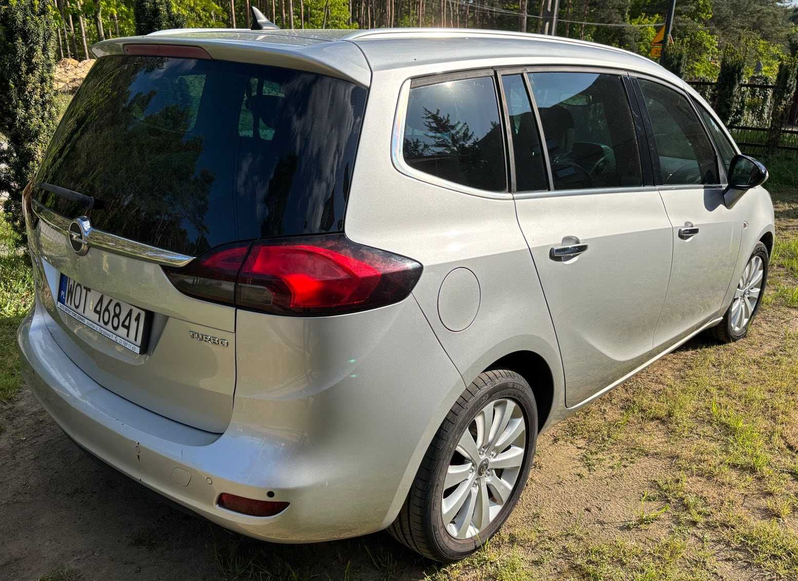 Opel Zafira Tourer Cosmo A14NET MT6 140KM (2012)