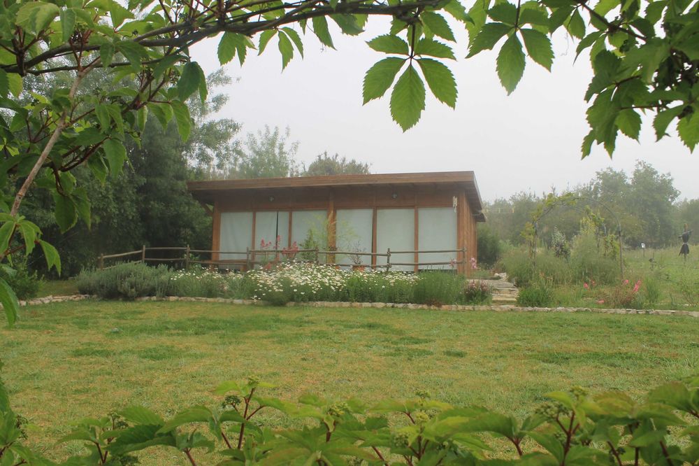 casa de campo em madeira na natureza