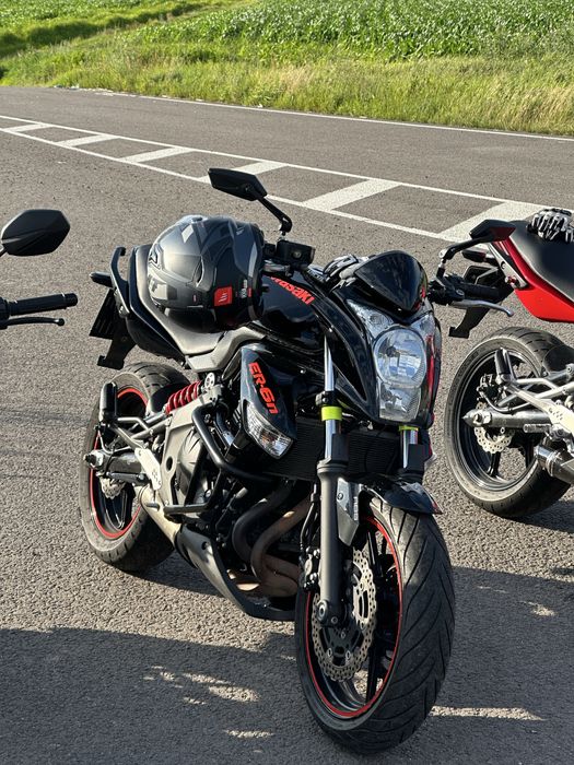 Мотоцикол Kawasaki er-6n
