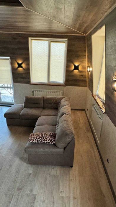 В продажу трьохповерховий таунхаус 120м2