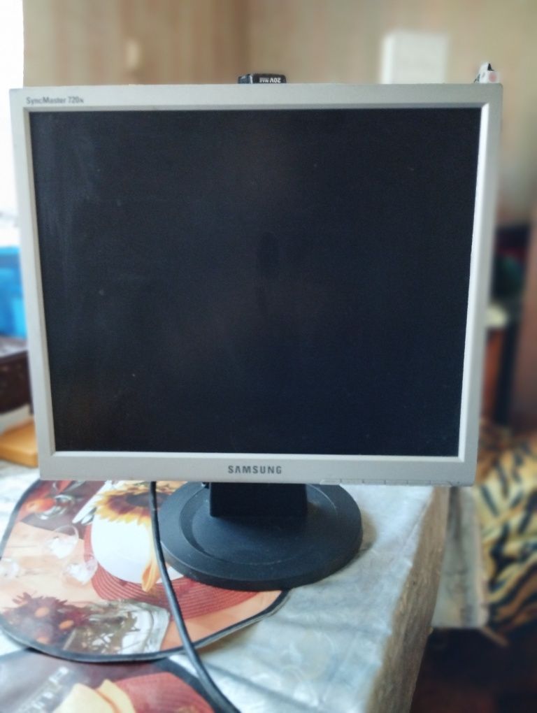 Монитор Samsung Syncmaster 720N