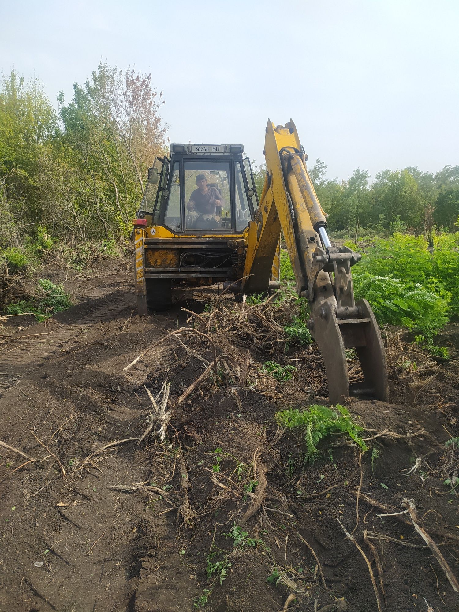 Зуб, корчувач, корчеватель, клык JCB 3cx, 4cx