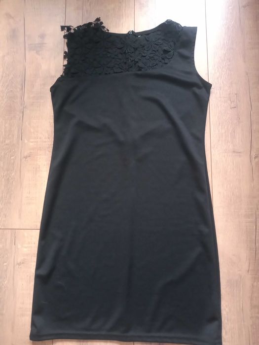 Sukienka czarna r. S koronka